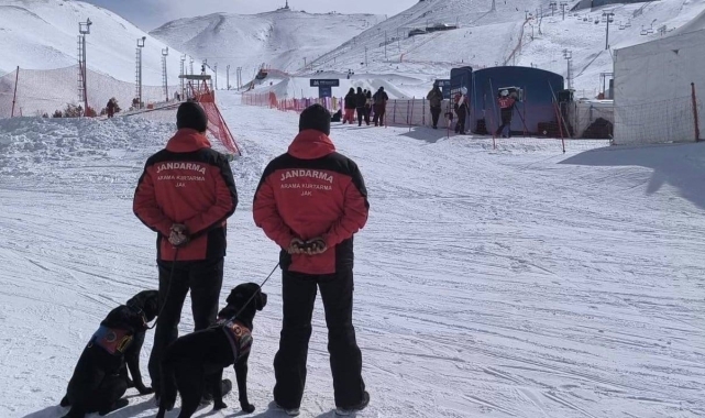 Jandarma Palandöken'de görev başında