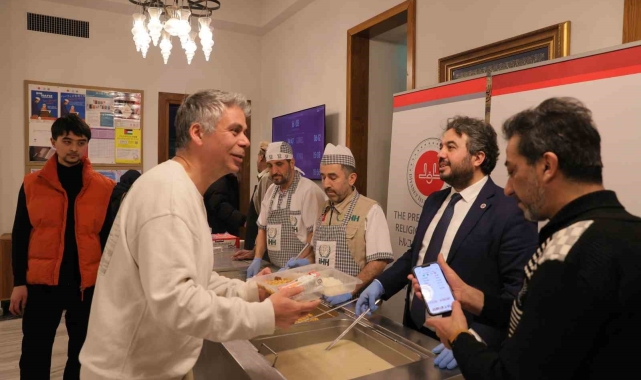 Japonya'da ilk iftara yoğun ilgi