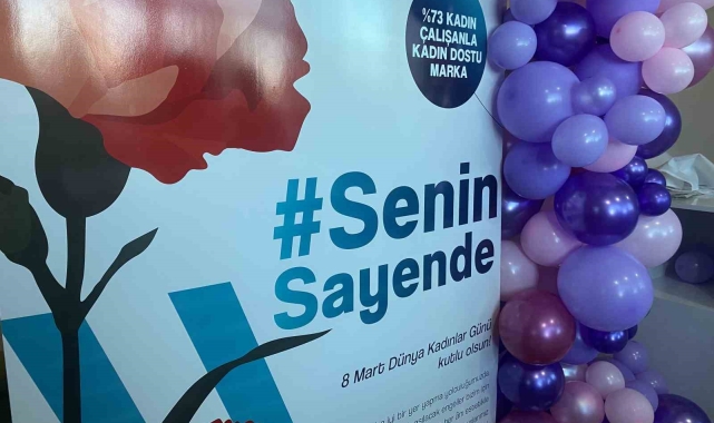 Kadın gazeteciler, Kadınlar Günü'ne özel mum üretti