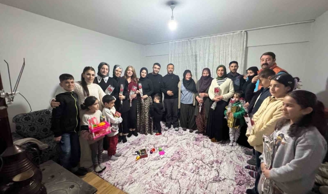 Kadın öğretmenler, depremi yaşayan kadınları unutmadı