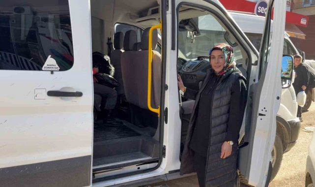 Kadın okul servis şoförü 12 yıldır direksiyon başında