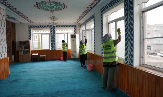 Kahta'da Kadir Gecesi ve bayram öncesi camilerde temizlik seferberliği
