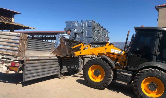 Karacasu Belediyesi'ne 40 adet çöp konteyneri hibesi