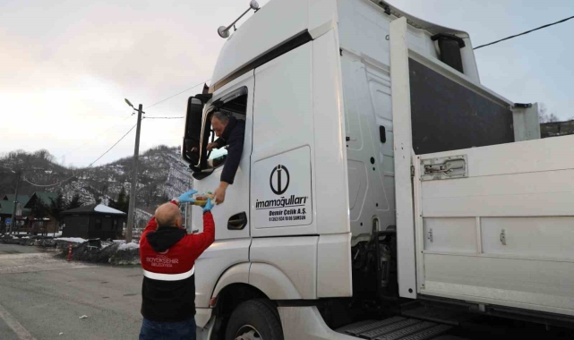 Karadeniz Sahil Yolu'nda iftar saati bereketi