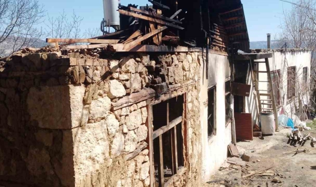Karaman'da ev yangını: 1 ölü, 1 yaralı