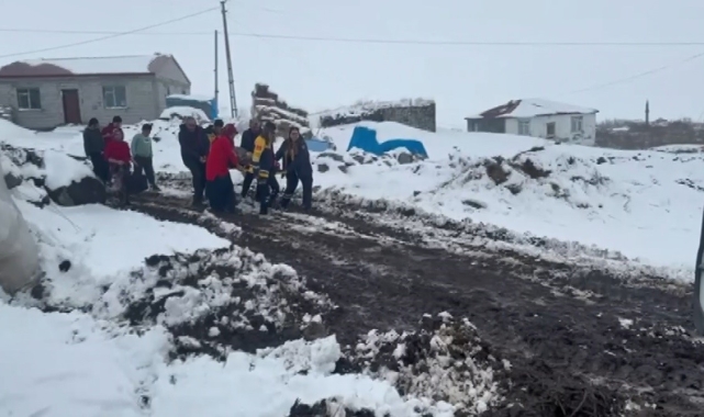 Kars'ta ekipler boynu kırılan yaşlı kadın için seferber oldu