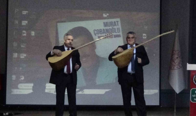 Kars'ta öğrenciler aşık Çobanoğlu'nu andı