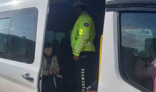 Kars'ta okul servisleri trafik ekiplerince denetlendi