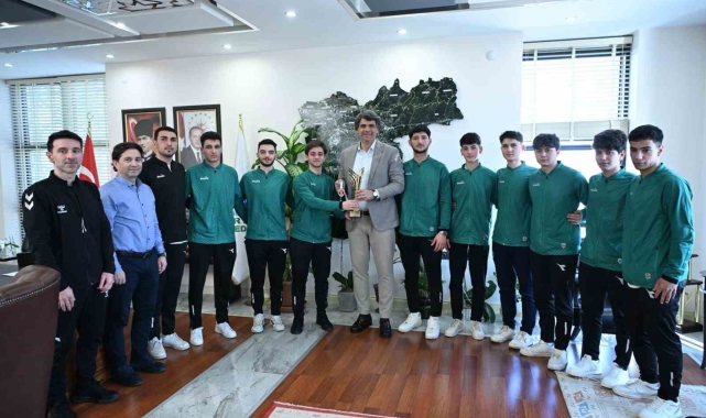 Kartepe Belediyespor Hokey Takımı şampiyon oldu