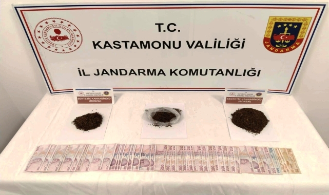 Kastamonu'da uyuşturucuyla yakalanan 3 şüpheliden 1'i tutuklandı
