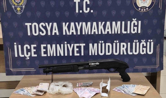 Kastamonu'da bir evde yapılan aramada uyuşturucu yakalandı