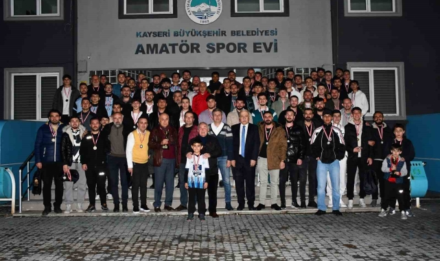 Kayseri 1. Amatör Küme şampiyonları kupasına kavuştu