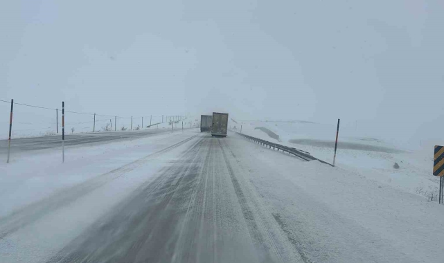 Kayseri - Gürün yolu ulaşıma kapandı