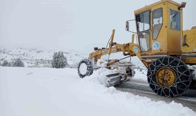 Kayseri'de 140 yol ulaşıma açıldı