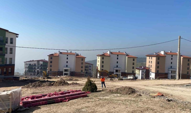 Kepçe operatörü ana doğal gaz hattını patlattı
