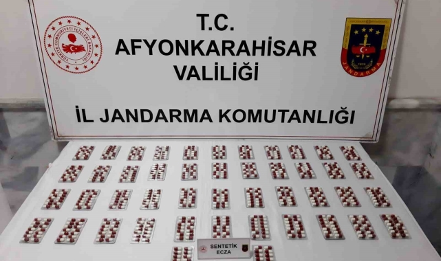Kiralık araç ile Afyonkarahisar&#039;a uyuşturucu getiren şahıs yakalandı