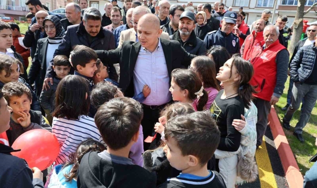 Kırıkkale'de modern semt sahası, vatandaşların hizmetine sunuldu