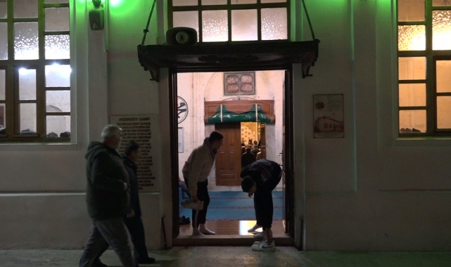 Kırklareli'nde ilk teravih namazında camiler doldu