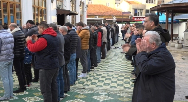 Kırklareli'nde Ramazan Bayramı'nda vatandaşlar camilere akın etti