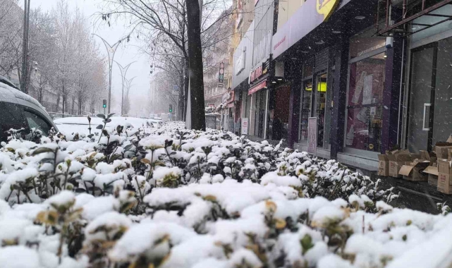 Kırşehir'de kar yağışı etkili oldu