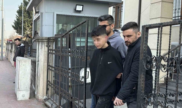 Komşu katili 16 yaşındaki çocuk ile babasının yaşadığı evde şüpheli yangın