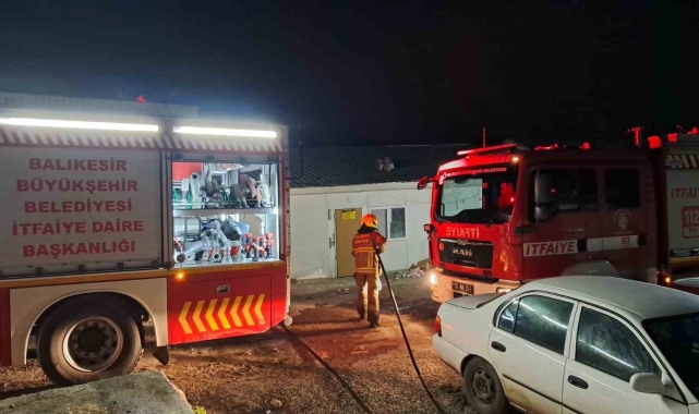 Konut inşaatı yangınında işçileri Allah korudu