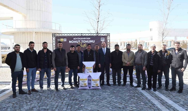 Konya Büyükşehir bu yıl üreticiye 108 bin 675 kilo nohut tohumu desteği verdi