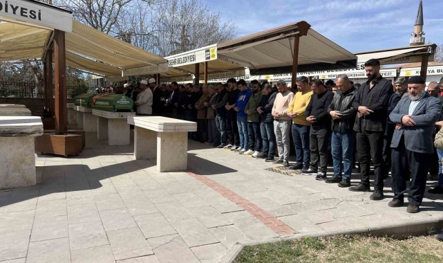 Konya'da boşanma aşamasındaki kocası tarafından öldürülen kadın son yolculuğuna uğurlandı