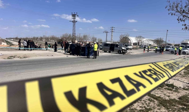 Konya'da minibüs ile tır çarpıştı: 1 ölü, 5 yaralı