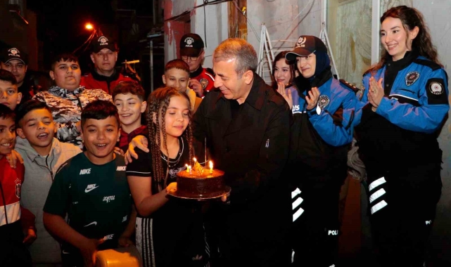 Küçük kıza emniyetten doğum günü sürprizi