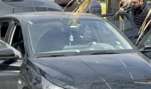 Küçükçekmece'de araca silahlı saldırı: 1 ölü, 1 yaralı