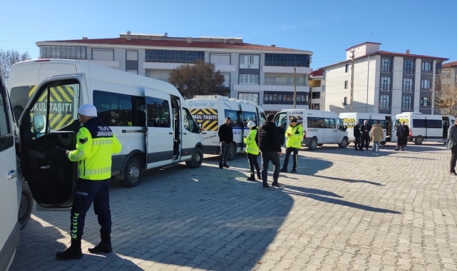 Kulu'da öğrenci servis araçları denetimi devam ediyor