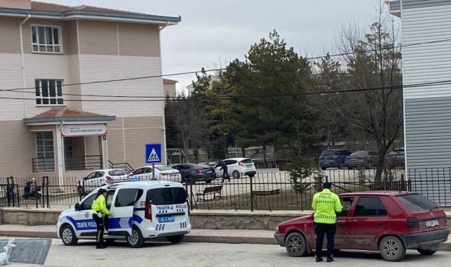 Kulu'da okul önlerinde denetimler sürüyor