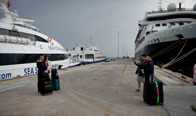 Kuşadası'ndan Yunanistan'ın Sisam Adası'na feribot seferleri başladı