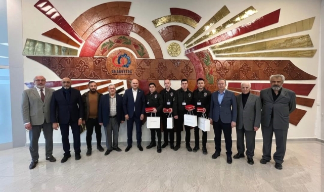 Kütahya OSB'de yangın tehlikesini önleyen güvenlik personellerine plaket