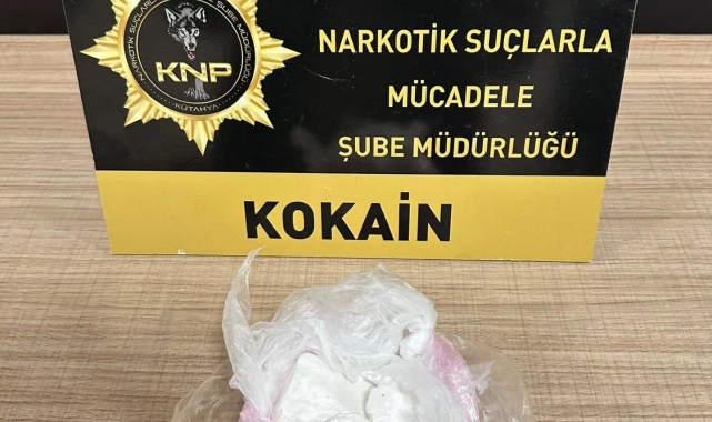 Kütahya'da uyuşturucu operasyonu: 150 gram taş kokain ele geçirildi