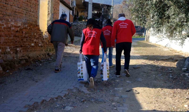 Kuyucak Belediyesi'nden ihtiyaç sahiplerine gıda yardımı