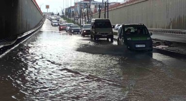 Malatya'da sağanak etkili oluyor: Yollar göle döndü