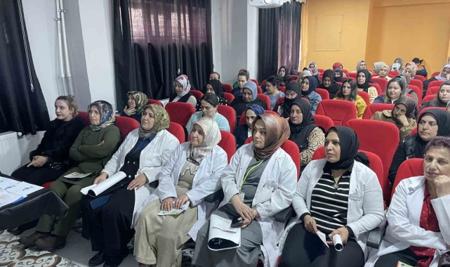 Malazgirt'te "Aile İçi Şiddet ve Erken Yaşta Evlilik" semineri