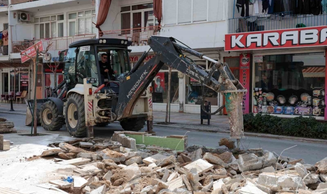 Manavgat'ta caddeler yenileniyor