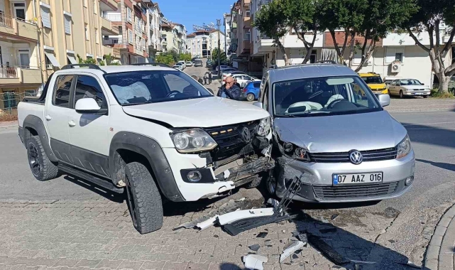 Manavgat'ta trafik kazası: 3 yaralı