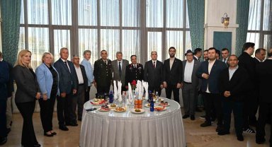 Manisa protokolü bayramlaştı