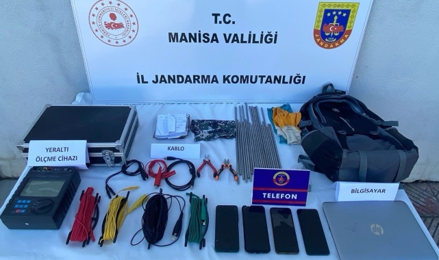 Manisa'da kaçak kazı operasyonu: 4 kişi suçüstü yakalandı