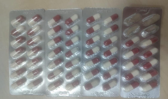 Manisa'da şüphe üzerine aranan şahıstan uyuşturucu hap çıktı