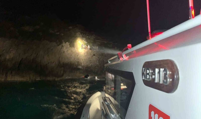 Marmaris'te 5'i çocuk 14 düzensiz göçmen kurtarıldı