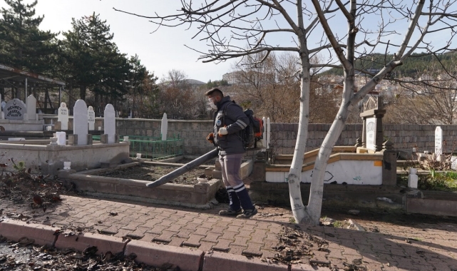 Melikgazi'de mezarlıklar bayrama hazır