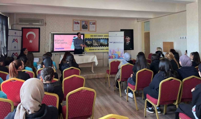 Mersin Kariyer Merkezi, öğrencilere destek oluyor