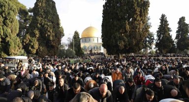 Mescid-i Aksa'da 120 bin Müslüman bayram namazını kıldı