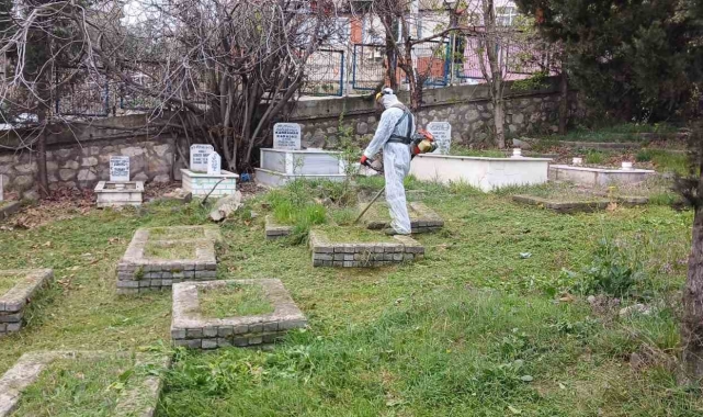 Mezarlıklarda bayram temizliği