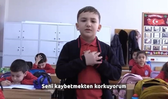 Minik öğrencilerden anlamlı mesaj "Beni bırakma, sigarayı bırak"